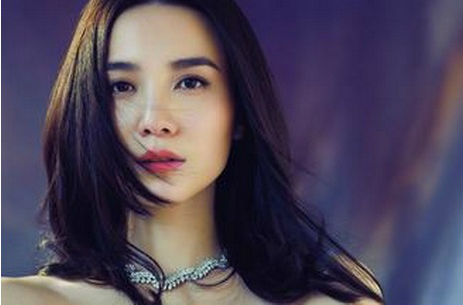 她美得低調(diào),，卻被頂級設計師評為全球衣品前1